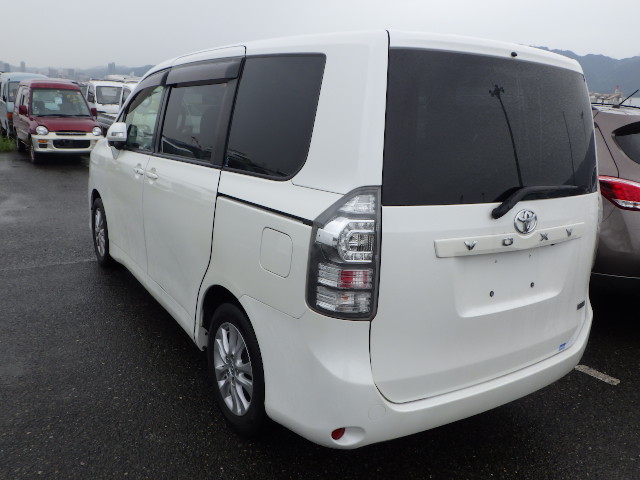 2012 Toyota Voxy